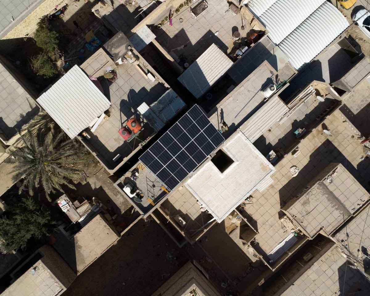 نقدم لكم منظومة طاقة شمسية منفذة باحترافية عالية، مصممة لتوفر الاعتمادية والراحة لسنوات طويلة:
☀️  لوح شمسي LONGi عدد 12عالي الكفاءة
🔋 بطارية خزن SUNEES 15kWh لضمان الطاقة المستمرة
⚡ العاكس SOLIS 6kW لإدارة ذكية وثبات عالي بالأداء
هذه المنظومة ليست مجرد كهرباء… بل راحة يومية واستقلال بالطاقة.
✔ تشغيل مستقر لأجهزة المنزل
✔ تقليل كبير في مصاريف الكهرباء
✔ طاقة نظيفة وصامتة
✔ أداء ذكي وكفاءة عالية
✔ حل طويل الأمد لمستقبل أكثر راحة
📍 سواء كنت صاحب منزل أو مؤسسة تجارية، الآن هو الوقت المثالي للاستثمار في الشمس!
📞 تواصل معنا ، ودعنا نرسم معًا مستقبلك بالطاقة الشمسية.
زورنا:
العراق - الديوانية - شارع للمواكب- خلف الاشراف التربوي

أو أتصل بنا:
 *********** 
 ***********

#العاتك_للطاقة_الشمسية ☀️
#طاقة_نظيفة #استدامة #توفير_الكهرباء #مستقبل_أخضر اكسبلور
الطاقة_الشمسية
العراق
طاقة_مستدامة
