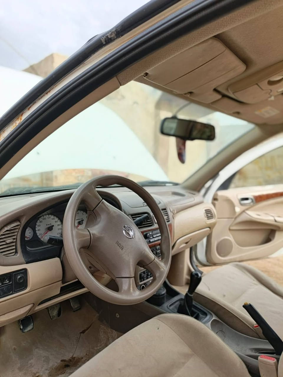 السلام عليكم
سياره للبيع نيسان صني موديل 2007 كير عادي تبريد شغال ثلج تخم تاير مكينه جديده  سنويه لل 31 اي استفسار اتصل ***********
