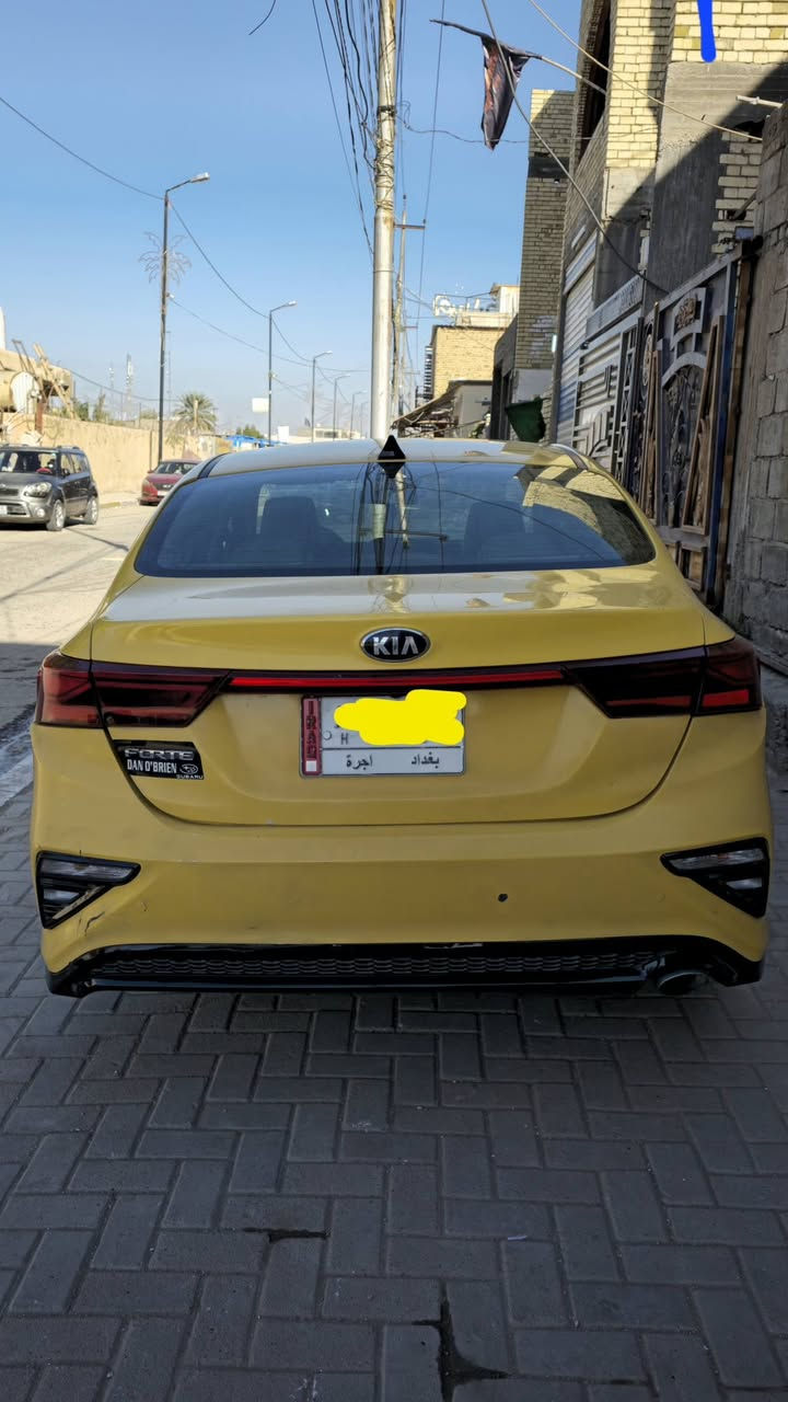 السلام عليكم ورحمة الله وبركاتة
سيارة فورتي موديل ٢٠١٩ مكينة ٢٠٠٠ دوش
رقم بغداد بأسمي تحويل مباشر خالي من الهيئة والغرامات 
وارد أمريكي حادثها جاملغ امامي فقط بدون دواخل وقطعة صبغ فقط 
كيرها At سيارة نظيفة ومرتبة تجي وتشوف بعينك  

للإستفسار الاتصال ع الرقم  ***********
