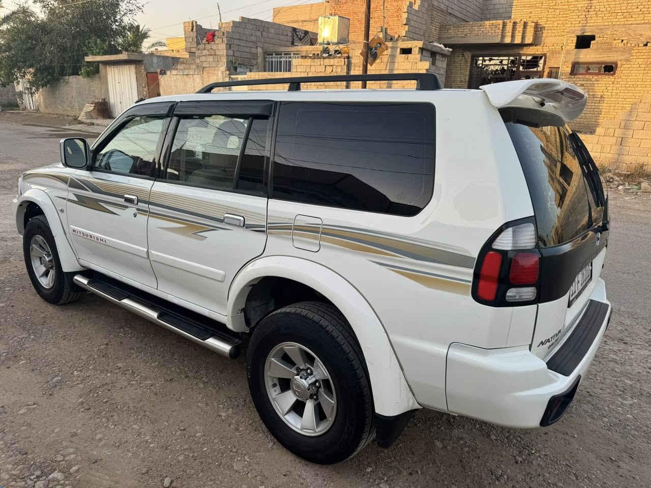 السلام عليكم
مستبوشي نتافيا 2008 
رقم بغداد دولي بسمي 
هزه جديدة 
لون ابيض 
محرك 6 سلندر 
تبريد جديد
عليها خط مال لاندكروز 
حدادية جيدة 
تخم تاير مبدلة قبل 3 اشهر 
سياره كلها بلادية شركة غرفة جديدة ع بلاد
السيارة مكفولة وارد خليجي مبدل دعاميات فقط بيها فقط بارد قليل بقبق الجنطة 
والسونار مرفق بالمنشور 
السعر 130 بيع او مراوس 

***********
