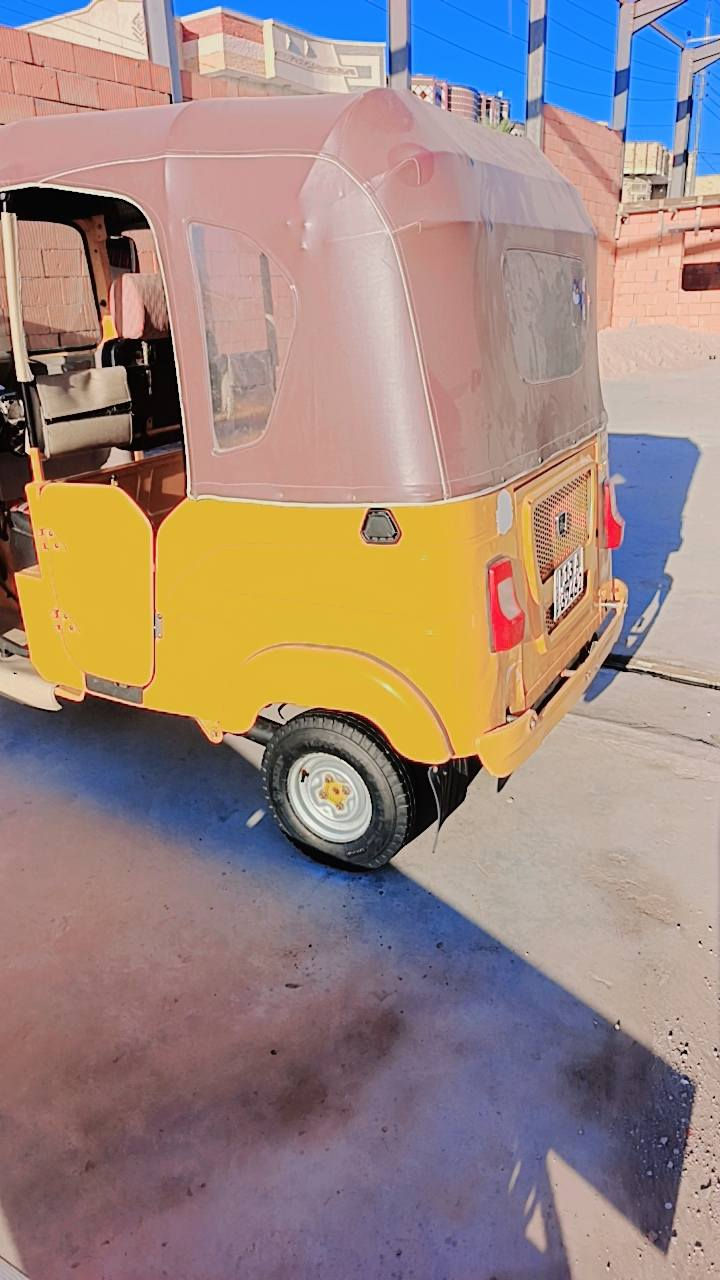 سلام عليكم تكتك موديل 22مكفوله ماعده طخات بصيطه مكينه مكفوله من تفيلس وحلوه رقم لهاتف***********وبلخدمه
