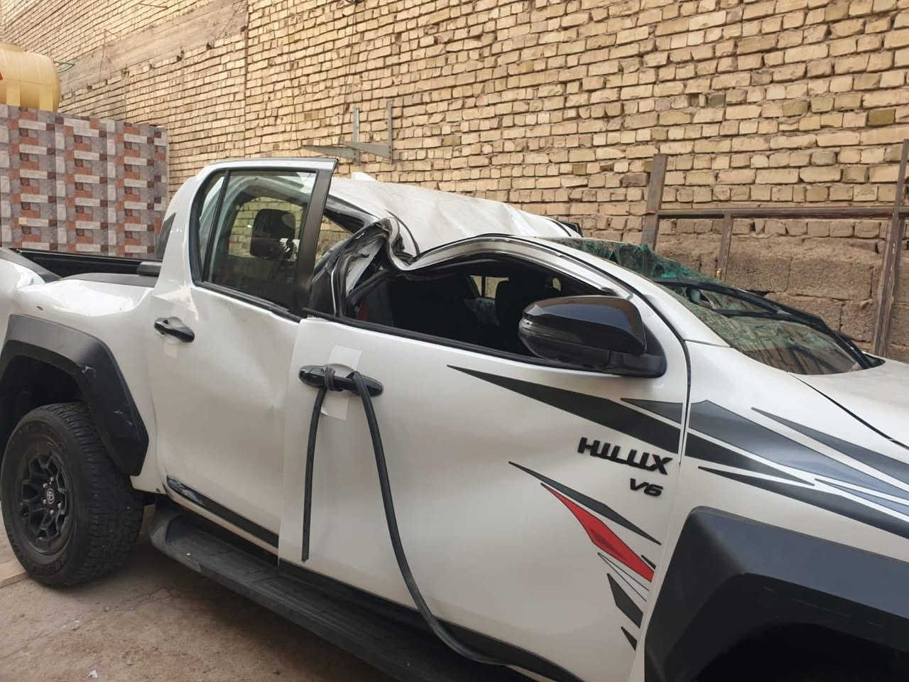 أشتري اي سياره متضرر 
بالسعر الي يرضي الله جميع انواع السيارات البيهه حوادث
رقمي وتساب***********او ***********
 متضرره محترگه مچفيه   صالون تكسي حمل 🚙🚚رقمي وتساب او مازنجر  
ملاحظه( اي شخص يندل سياره مكلوبه انطي دلاليه)
