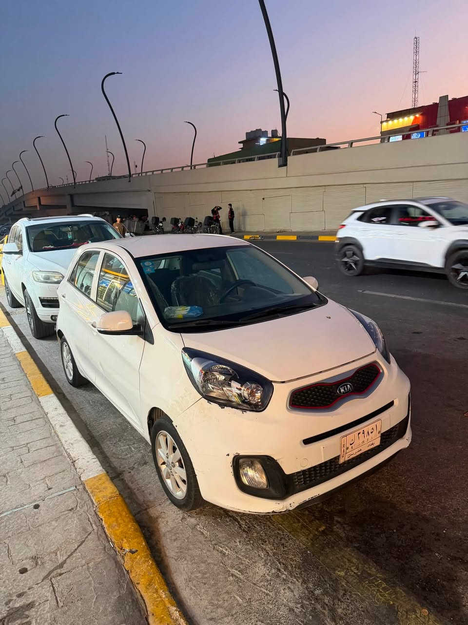 كيا بيكانتو ٢٠١٥
بيها صبغ بالباب العكس السايق الخلفي
مواصفات عادية 

تبريد جديد 
تخم تاير جديد 
ماشية ١٢٠ 
مكانها بغداد البلديات

***********
