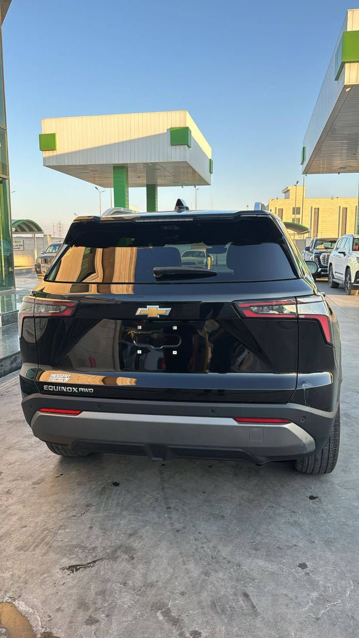 للبيع شيفروليت ايكونيكس LT موديل 2025
الموقع : كوت: 
موبايل:***********

وارد أمريكي حافه البنيد الصبغ فقط 
الكيلومترات : 2872 ميل
نوع الهيكل: اس يو في
عدد المقاعد:5
نوع الوقود: بنزين
نوع ناقل الحركة: اوتوماتيك
سعة المحرك :1500 cc تيربو
اللون الخارجي: اسود 
اللون الداخلي: أسود
مواصفات أمريكية
الجمرك: مجمركة
طريقة الدفع: نقدا 
السعر 21,500 دولار

(المواصفات الداخلية):
زجاج كهربائي
تدفئة المقود 
سنترلوك
مكيف
كراسي مدفأة
نظام إنذار
AUX / USB مدخل 
شحن وايرليس سريع 
مشغل اسطوانات CD
مقاعد  جلد 
تحكم مقاعد كهرباء
مقاعد رياضية
تحكم مقود

(المواصفات الخارجية):
دخول بدون مفتاح
مرايا كهربائية
إطار احتياطي
مصابيح زينون
أنوار نهارية
مصابيح ليد
جنوط
نسخة رياضية
هوك امامي 
حساسات خلفية

(المواصفات التقنية):
بروجكتر
مثبت سرعة
بلوتوث
شاشة لمس
مساعد الاصطفاف
تشغيل عن بعد
شاشة وسائط
نظام تعليق رياضي
تنبيه الاصطدام الامامي
فرامل ABS
نظام ملاحة / خرائط
تنبيه النقاط العمياء
قفل الباب تلقائي
أبل كار بلاي
تنبيه مغادرة المسار
كاميرا 360°
أندرويد أوتو
حساس ضغط الاطارات
 6 كاميرا
أوامر صوتية
دفلوك
مانع انزلاق
