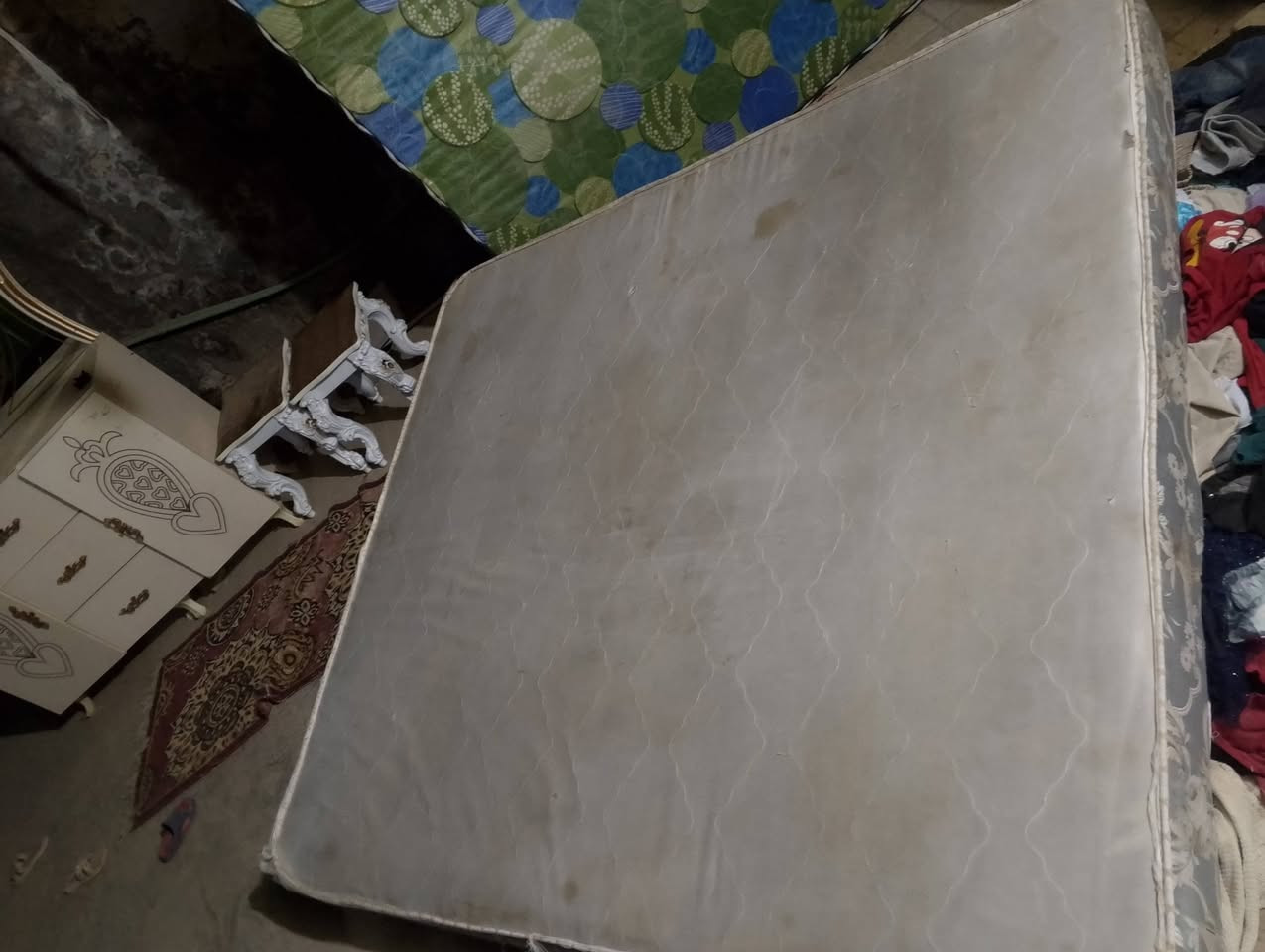 سلام عليكم غراض باله ومستخدم مكان الجمعيه الحولي بصف مجمع تركي ***********
