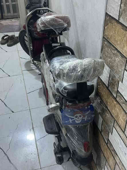 سلام عليكم  موديل 2024 باسكل شحن جديد ستعمال قليل باسكل معرض.  العارضي بطاريات خير من الله بي خمسه 5️⃣ بطاريات يمشني 45 كيلو بل شحنه الوحده سرعه عقيقي 65 كهربائيات كلها شغله بيها قفل سرج سعر 300 بيها مجال هاذا رقم صاحب ابو دراجه ونصل إني مكلف بل نشر رحمه على واديك *********** مكاني نجف حي ميسان بل شريط
