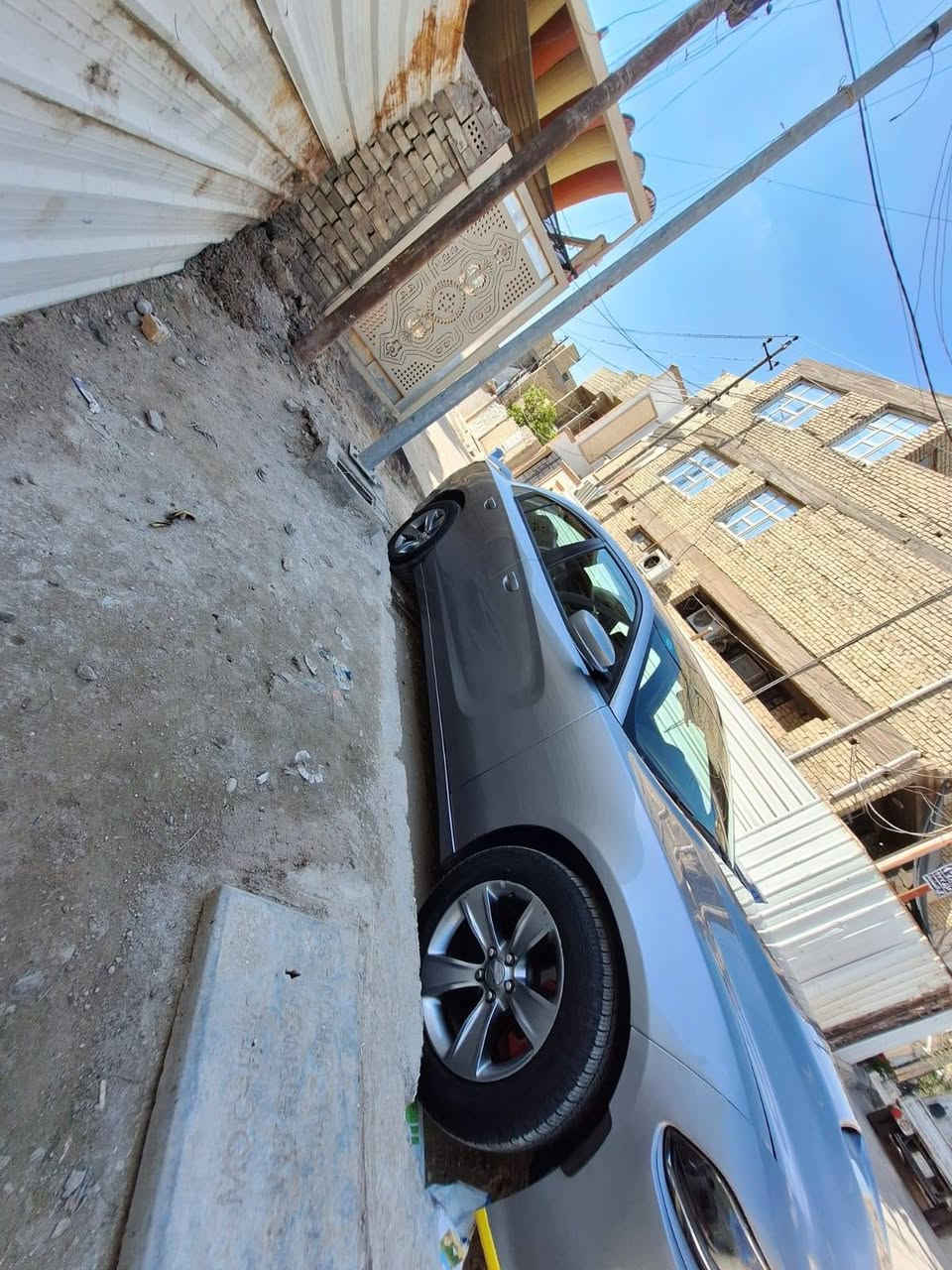 سلام عليكم
چارجر ١٦ فور ويل 
حادثه امامي بس خشم شاصي 
أيمن بيت تصليح فقط 
سياره بل عراقي بيه شخوط أو جراد  بس بدون ضربه بيع او مراوس 
حزام عله أيدي سويته شغل مرتب 
سعر 160 بيه مجال شي قليل 
بغداد رقمي ***********
