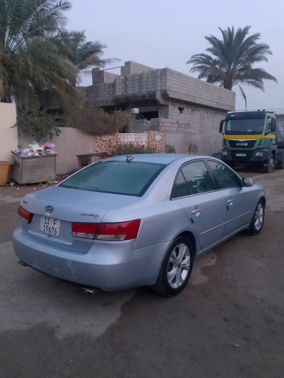 السلام عليكم عدي سوناتا 2007 6 سلندر محرك 3300 رقم بغداد باسمي بدون نقص سنويا 2030 محرك بدون تنقيص بدون بخار بدون رواجز دن درجة اولى كير قبل 6 ايام شديته كامل السيارة بدون شاصي او لغد او داخل سيارة وارد امريكي صدر خلفي امامي كامل بيها تكشير بالقمارة مكانين ويحتاج الها صبغ دعاميات امامية وخلفية اريد مرواس ويا امبالا 3600 والداخل حيل جديد ونظيف كل كهرباء السيارة شغالة 
***********
