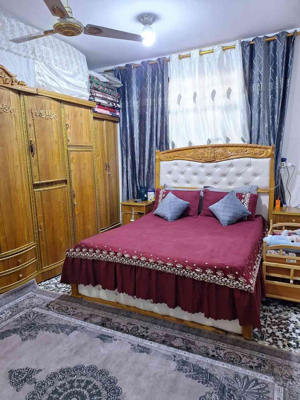 دار تجاوز للبيع م 100 متر مربع طابق واحد ركن 
يتكون من استقبال ٦×٤
غرفة نوم ٥×٤
مطبخ ٣×٣
حمام داخلي ٢ × ١.٥
مطبخ حار ٢ × ١.٥
تواليت خارجي ١×١
خدمات كاملة مجاري كهرباء
وماء خطين خابط وحلو
 العنوان بغداد العبيدي خلف مدرسة سلسبيل 
السعر ٤٠ قفل غير قابل للنقاش
اقره التفاصيل قبل لا تتصل كلشي ذاكر بالمنشور 
 للاستفسار 
***********
