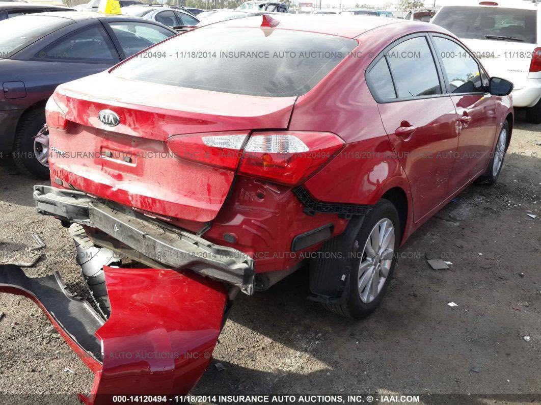 السلام عليكم 
سيارة فورتي 2014 للبيع فقط  مصبوغه حزام اثر وقماره بيه شويه جراد مكينه وكير خير من الله سياره باسمي رقم ديالى 
سعرها 95 وبيه مجال 
رقم ***********
