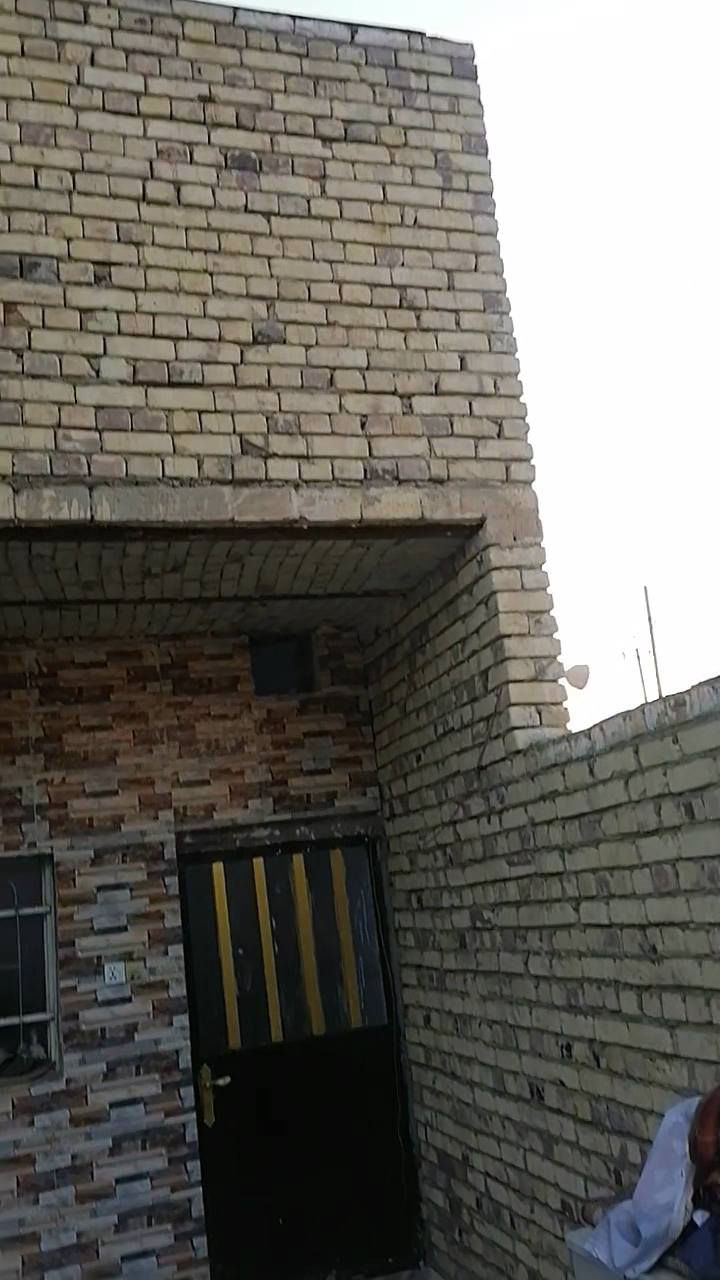 دار سكن طابو صرف
المساحة ٢٣٥ متر
البناء طابق واحد عكادة
المشتملات
استقبال وصاله ومطبخ وغرف نوم عدد ٢
ودرج وبيتونه
وممر كبير على شكل حرف L  
وحديقة
الموقع حي العسكري الثالث قرب المستوصف مباشر ثاني دار عن الشارع الرئيسي شارع ٣٠
السعر ٩٠ مليون
للاستفسار أكثر مراجعة مكتب التوكل للعقار الكائن في حي العسكري شارع ٣٠ او الاتصال والمراسلة على الواتساب على الرقم ***********
@إشارة
