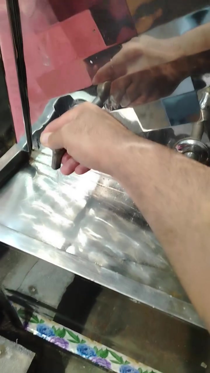 براد ماء حجم كبير ثلاث حنفيات 

جداً نضيف 

شرط الثلج موضح بالفيديو 

نجف


**إذا كنت صاحب هذا الإعلان وتريد حذفه لأي سبب، رجاءا أرسل رسالة إلى الدعم الفني**