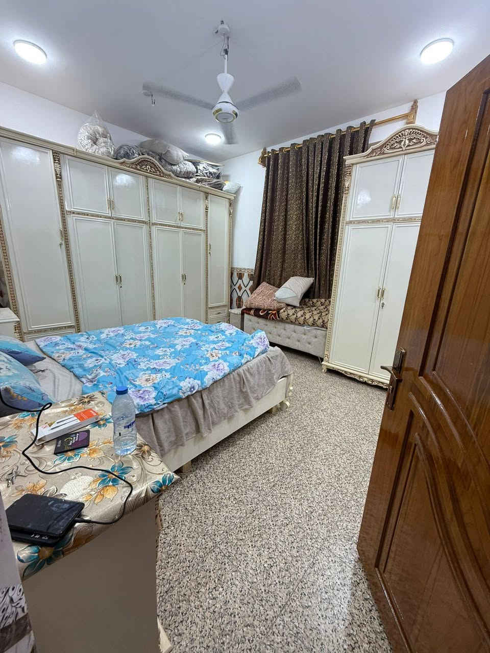 دار للبيع المساحه 150م بناء حديث 3غرف نوم درجة اولى
شارع 20 الموقع ابي غرق حي الحسين 
السعر 160وقابل للتفاوض الاستفسار الاتصال ‏‪***********‬‏
***********
