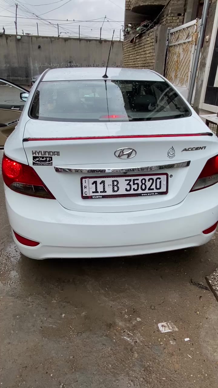 السلام عليكم اكسنت ٢٠١٢ خليجي محرك ١٦٠٠دوش سياره فول كلشي بشرط فول مواصفات فتحه سقف تحكم استيرن اشاير بالمري ٥تجاوي  ماشيه 129 رقم بغداد الإنكليزي باسمي مشروع وطني ثاني يوم تحويل السعر ١٠٠وبيها مجال بسيط بيها صبغات بسيطه بدون معجون مكاني بغداد شارع حيفا *********** واتساب ..***********واتساب
