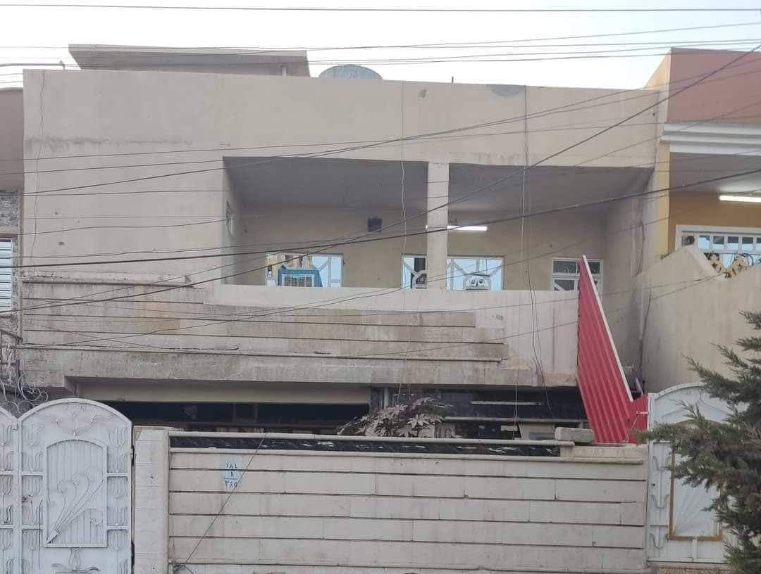 بيت للايجار طابق الارضي  في حي الصحه قرب دوميز البيت مقابيل جامع الابرار او السورجي  موقع البيت مميز
يحتوي الطابق الأرضي ع 
غرفتين نوم 
وهول واستقبال 
وصحيات 
يفضل عائلة صغيرة 
***********  واتساب
