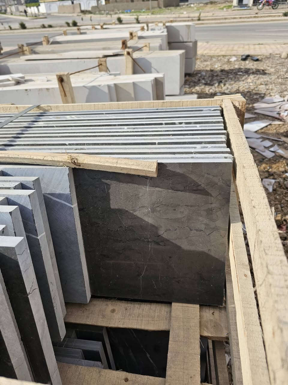 #السرحان_للديكور_والسيراميك 

وصول مرمر 30  سم 

  الوان .... اسود ... كريمي  

موصل ناحية القيارة الشارع العام قرب السيطرة الشمالية 

*********** سفيان 
*********** سرحان 
*********** امجد ابو صالح
*********** اسامة٩
