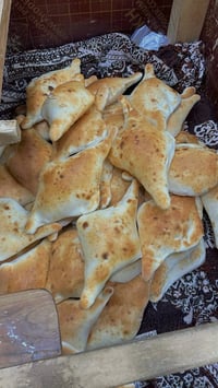 من رخصه المدير المحترم السلام عليكم  توفر لكم افران وماكولات نرجس خاتو...