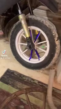 البيع ماكس رياضي بارحه بدلت اله بوشه خمسه وخمسين 300 بيه مجال 07766431...