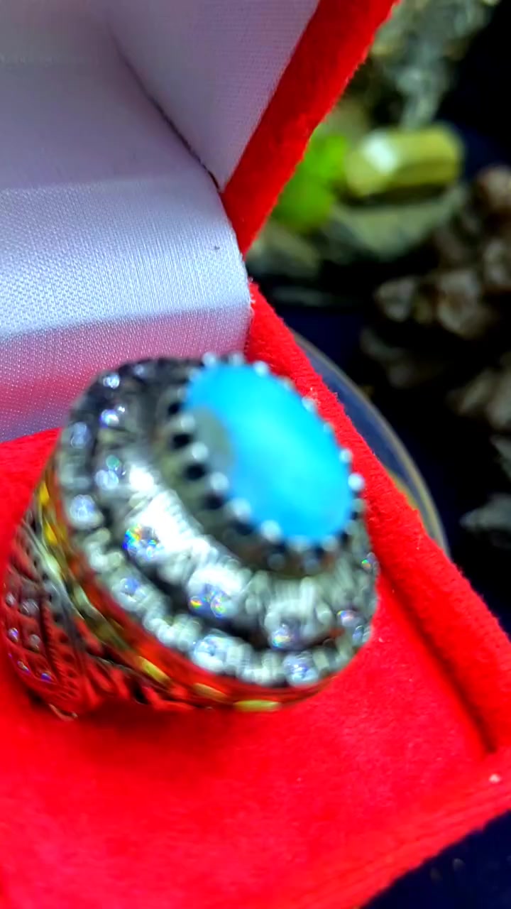 خاتم فضة صياغة إيرانية 💎
بحجر فيروز نيشابوري ✨
مقاس 19/20
للحجز والتواصل: 01016147535
تجيب بسرعة


**إذا كنت صاحب هذا الإعلان وتريد حذفه لأي سبب، رجاءا أرسل رسالة إلى الدعم الفني**