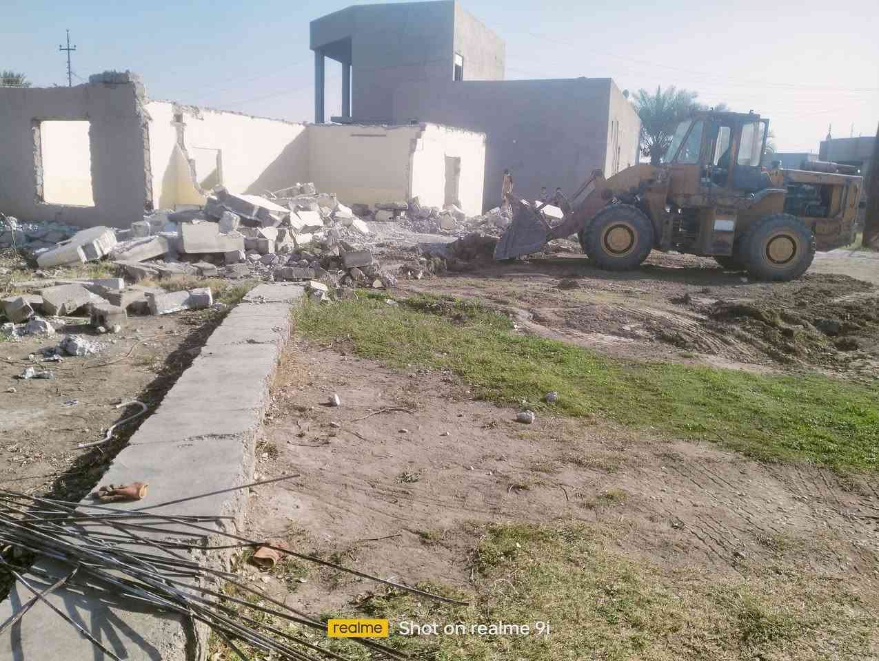 اسلام عليكم يوجد كادر عمل تفليش بيوت معه شيل اننغاذ  رقم الهاتف ***********
