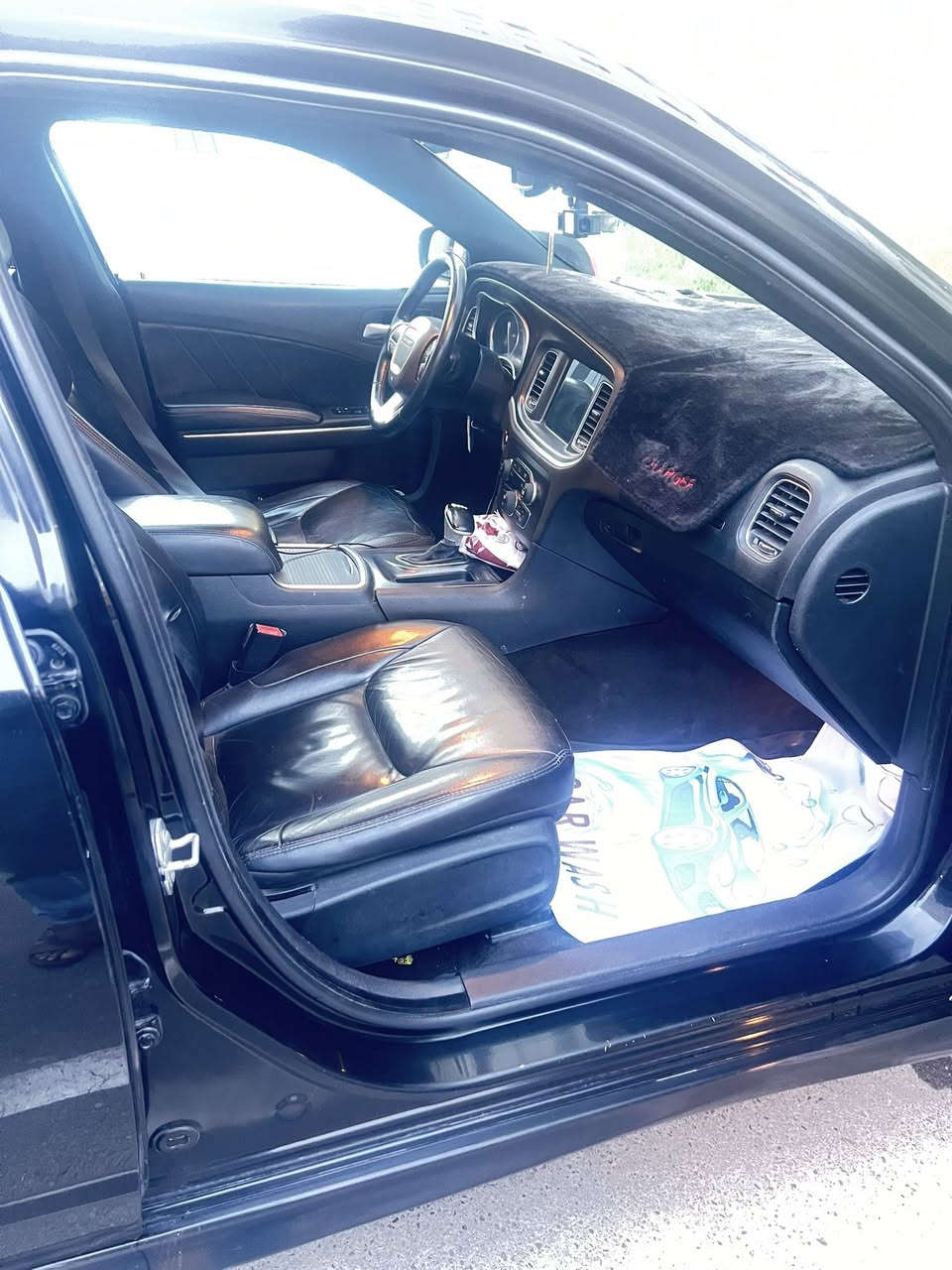 غرفة جارجر أوباما لبيع جلد
السعر ٣٠٠ ألف 
***********
