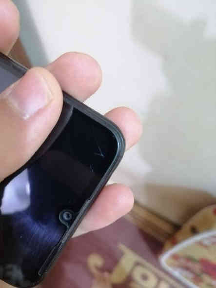 السلام عليكم اخوان للبيع جهاز يفيد للاتصال او تصفح خفيف اذا تصفح قوي تعليك يصير بي مثلاً تيك توك يعلك كلشي مابي بس هذا الفطر الناعم الي بل شاشه بس ابد مامأثر على الشاشه الشريحه شغاله الكامرات شغالات السمعات شغالات البصمه شغاله الجهاز كلشي ما ويا سعره 50الف بي مجال للشراي 
مكاني بصره صبخة العرب 
رقم*********** البصرة
