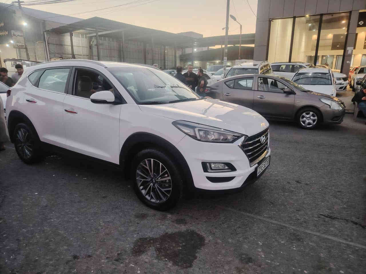 تكسون موديل 2019 وارد خليجي
فول مواصفات عدا البانوراما
بصمة تشغيل
بصمة ابواب 
هاند بريك رجل
كاميرا وشاشة 
طخم  تايرات جديد 
كير   ومحرك  شرط  على وضع الشركة
رقم اربيل دولي  
سيارة  بأسمي
شرط  تحويل 
السيارة شرط لا ضربه ولا صبغ
مكان سيارة القيارة قرية الحاج علي   
سعر سيارة 215  
للستفسار  ع  الرقم ***********
