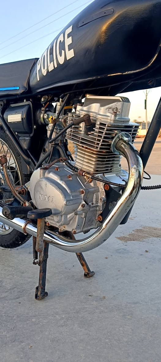 سلام عليكم
نامة شلامجة دراجة حلوة ونظيفة حربيه مال فصلات شرط الفصلة نص ساعة رايدها ب 340 وبيها مجال وهذا رقمي ***********
