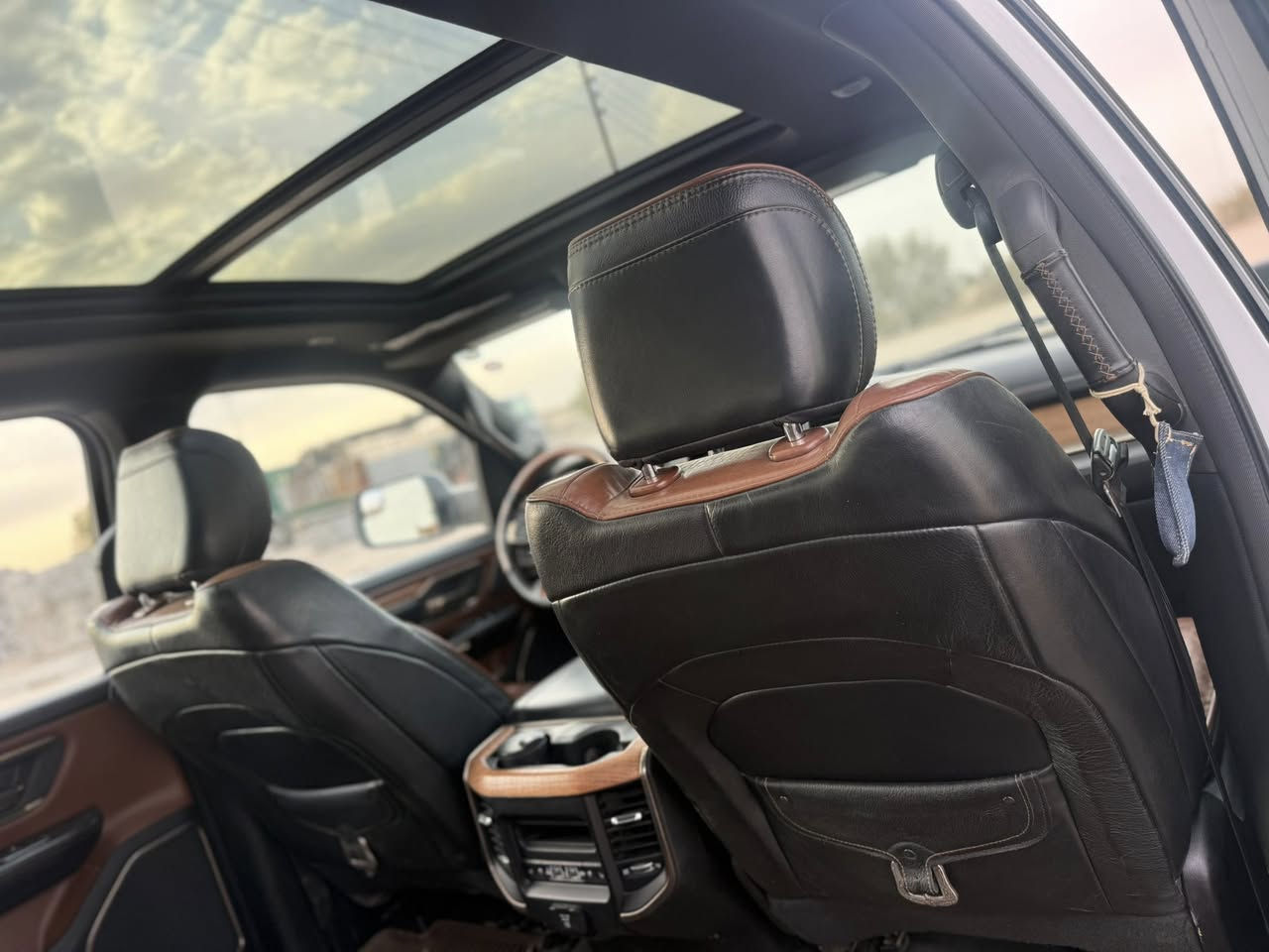 للبيع دوج رام المكان البصره الزبير
سنويه 2032سليمانيه   

***********

كفاله عامه 

مديل 2020 فول مواصفات

مشي 128 الف
