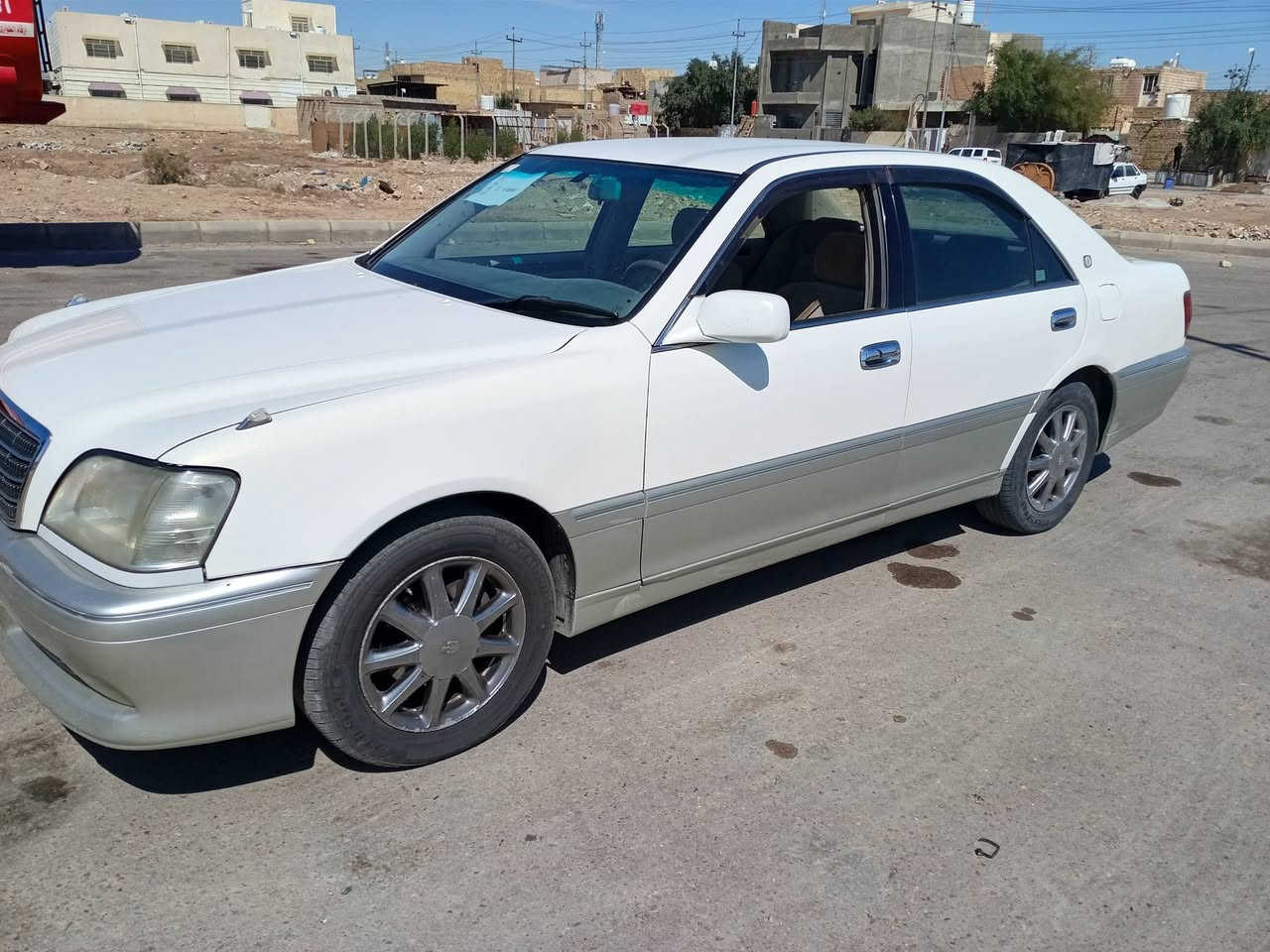 السلام عليكم
ملكه للبيع الون ابيض غير محدد 
موديل 2000
رقم نكليزي 
ملاحضه عليك فلوس الرقم 
مواصفات
تبريد
برده
4 دكم
ستيرن كهربائي 
السياره كدامك 
السعر 75 وبيهه مجال قليل 
للستفسار اتصل على الرقم 
***********
