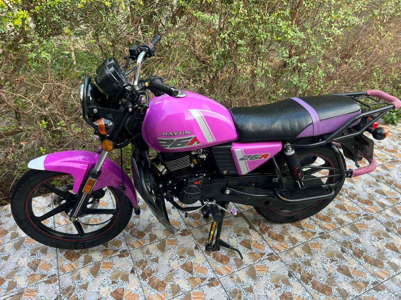 السلام عليكم 
دراجه دايون نفخ( مرقم ) للبيع فقط  
بسمي مداور بنفس اليوم موديل 23 ترقمت ب 25 كفاله عامه من كلشي تجي تفحص وتشوف بعينك دراجه كلش نضيفه تفيلس ما مفيلسه  سعره 2250 وبيه مجال مكاني حله مركز بكرلي خاص متواجد رقمي :***********  ***********
