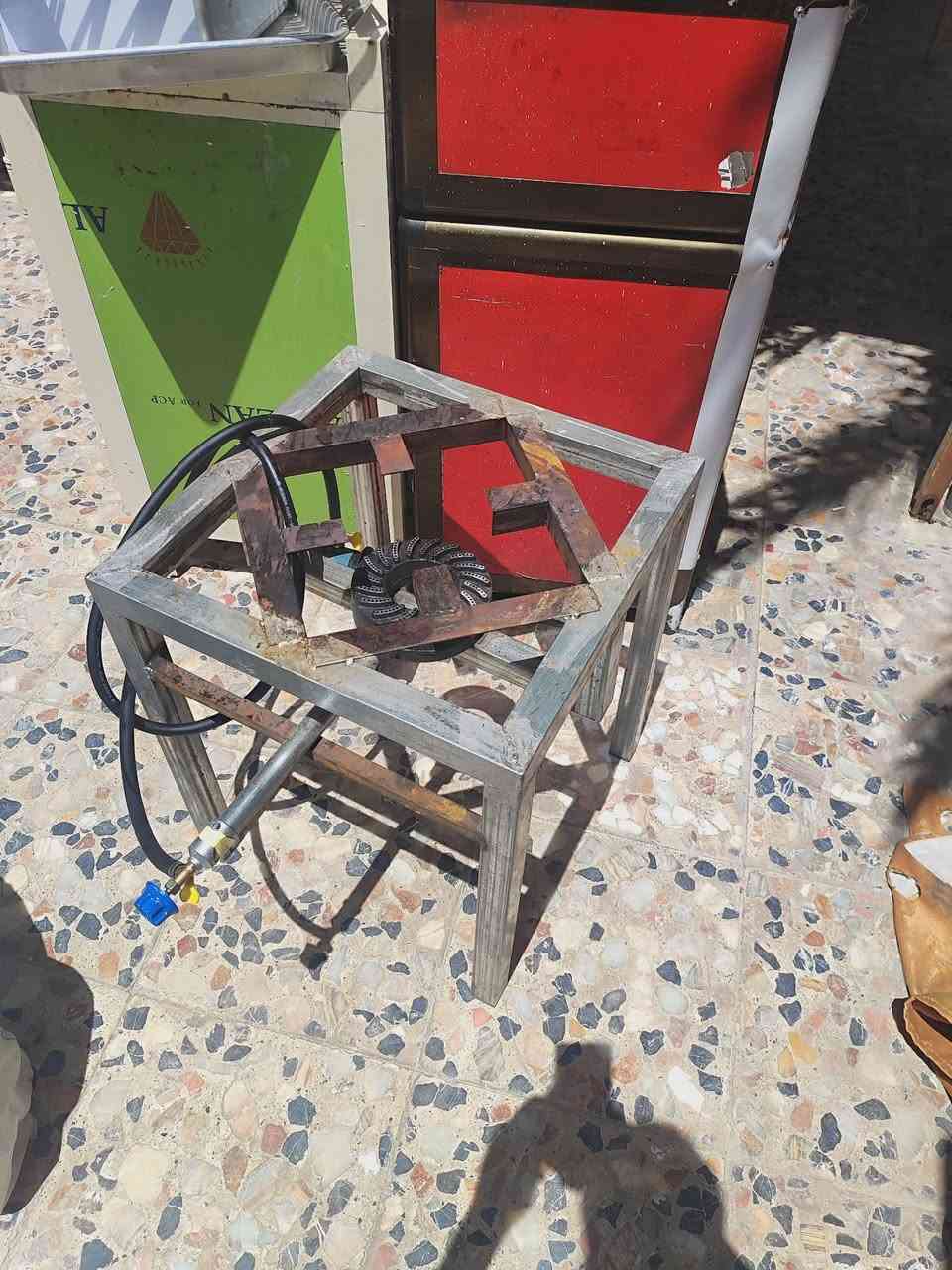 غراض مطعم شورما كامله و سعر مناسب و نضافه فول
مكانه: كربلاء المقدسة 
شبانات قرب محطه نيزك 
الرقم و الواتساب: ***********
