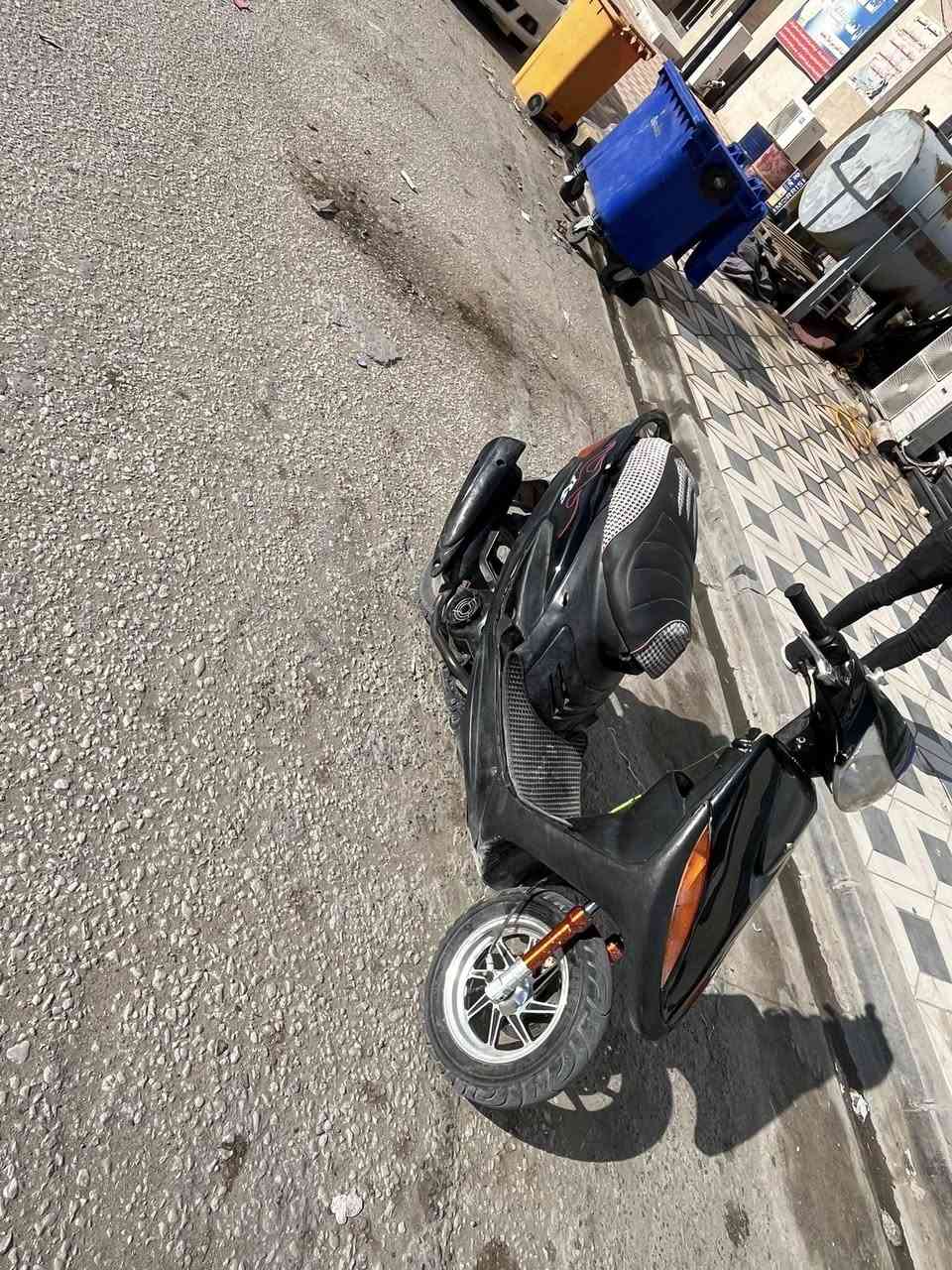 السلام عليكم ماكس عدله للبيع بوشه 55 سلف رياضي شغال عوزه باتري دراجه شلعه ومعدل فقط بيها نواقص كابريته والصالنصه عوزها لحيم الدراجه بلاديه ونضيفه السعر خاص مكان نجف ***********
