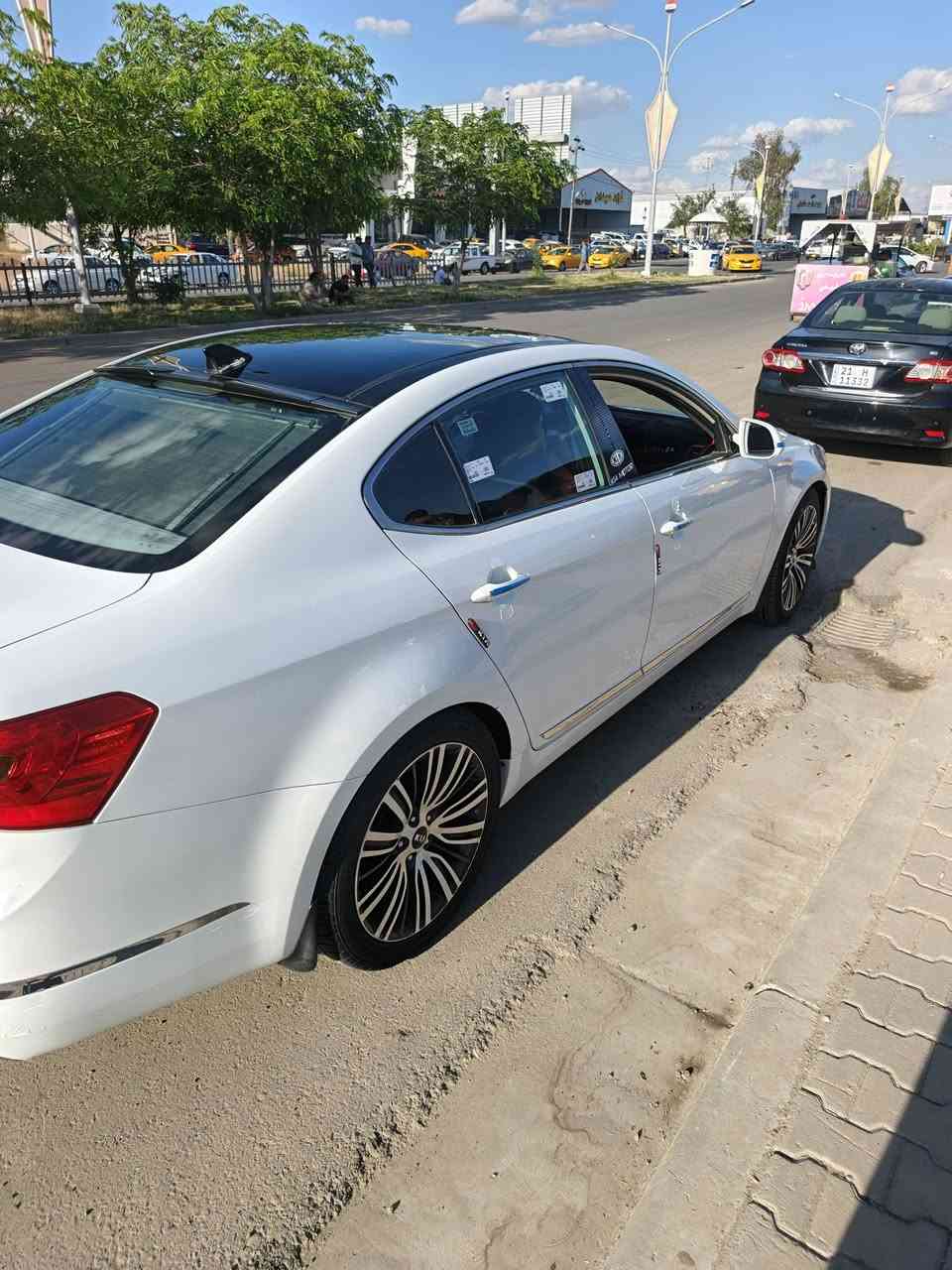 لل بيع كيا كاتنزه مديل 2013مقفوله بس براس الجاملغ الخلفي بكد شبر صبغ شرط محرك وكير وتايرات وصدر وتحويل وغرامات والسياره بسمي رقم بغداد دولي مكان صلاح الدين مكيشيفه رقم الهاتف ***********. السعر 135وبيه مجال
