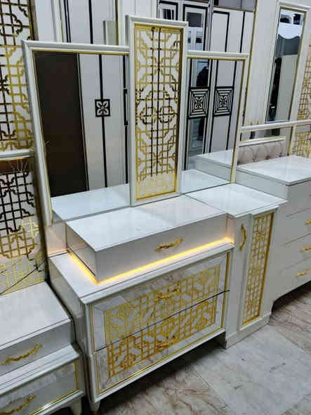 غرفة 6ابواب 8قطع 
للاستفسار ***********
