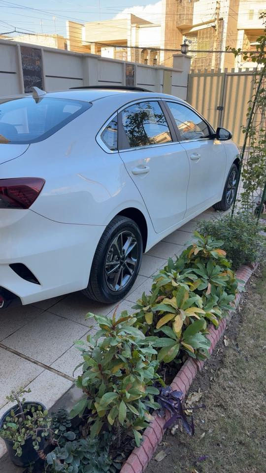 السلام عليكم
سيراتو K3 موديل 2024
السياره فول المواصفات 
كشنات جلد اشاره بالمري 
فتحه بالسقف 
السياره رقم اربيل باسمي 
مكفوله السياره من الدعاميه للدعاميه 
السعر.  141$
العنوان بغداد /حي الاطباء 
الهاتف ***********
