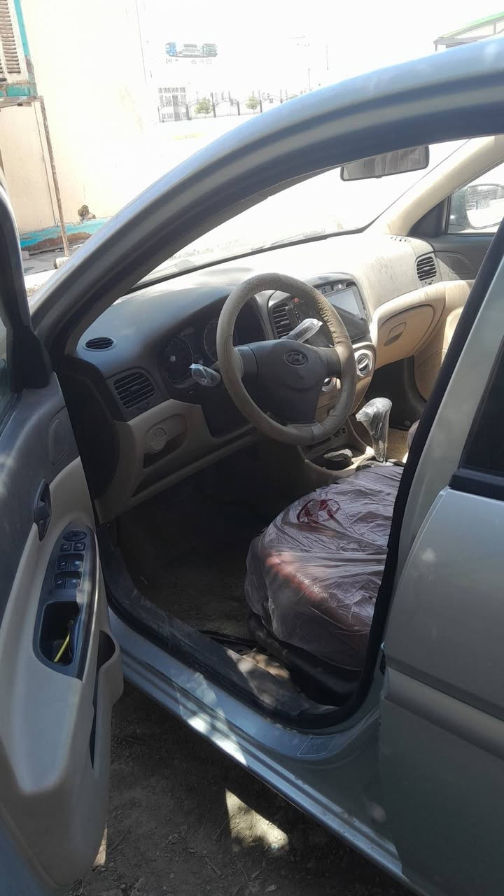 السلام عليكم اكسنت موديل ٢٠١٠ محرك ١٦٠٠ اتو تخم تاير جديد سيارة جاهزة من كل النواحي فلس متصرف عليها  تبريد ثلج بغداد رقم جديد وهزة جديدة صار شهر بيها صبغ بلبنيد مكفولة من الضربة دوشمة ارصية جديدة وكشنات دوشمة اصلية مكانها الشعب بغداد السعر ٨٨ للاتصال ***********
