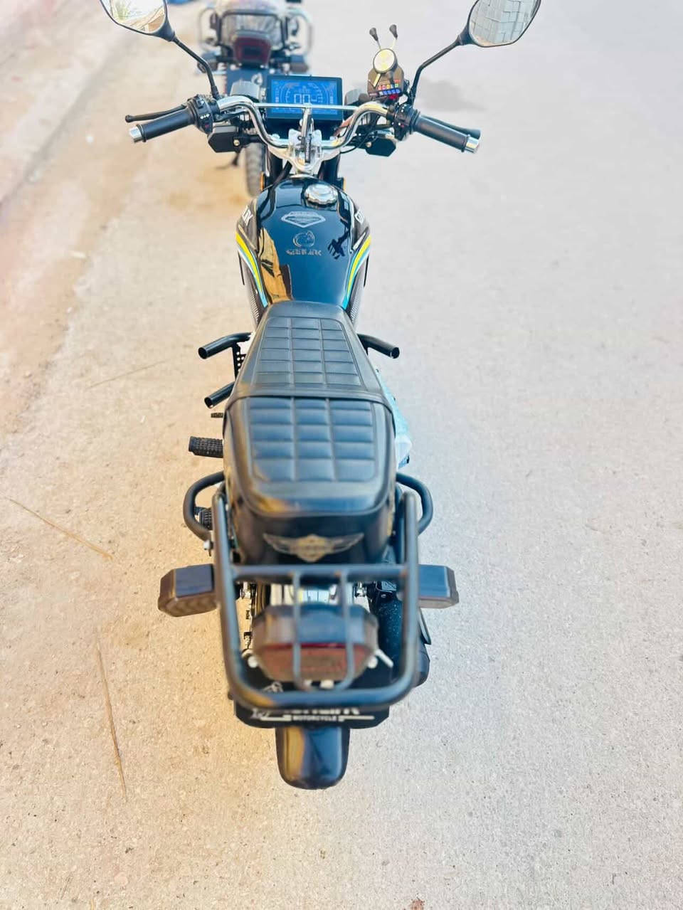 السلام عليكم زيرو ماشي الف فقط
سولنك ٢٥ضاغطه وزنجيل محرك ٢٠٠
بصمات أوراق سويجات موصل ٩٥٠يمه زود يتفضل خاص يرهم مراوس مكاني حصيبه القائم


**إذا كنت صاحب هذا الإعلان وتريد حذفه لأي سبب، رجاءا أرسل رسالة إلى الدعم الفني**