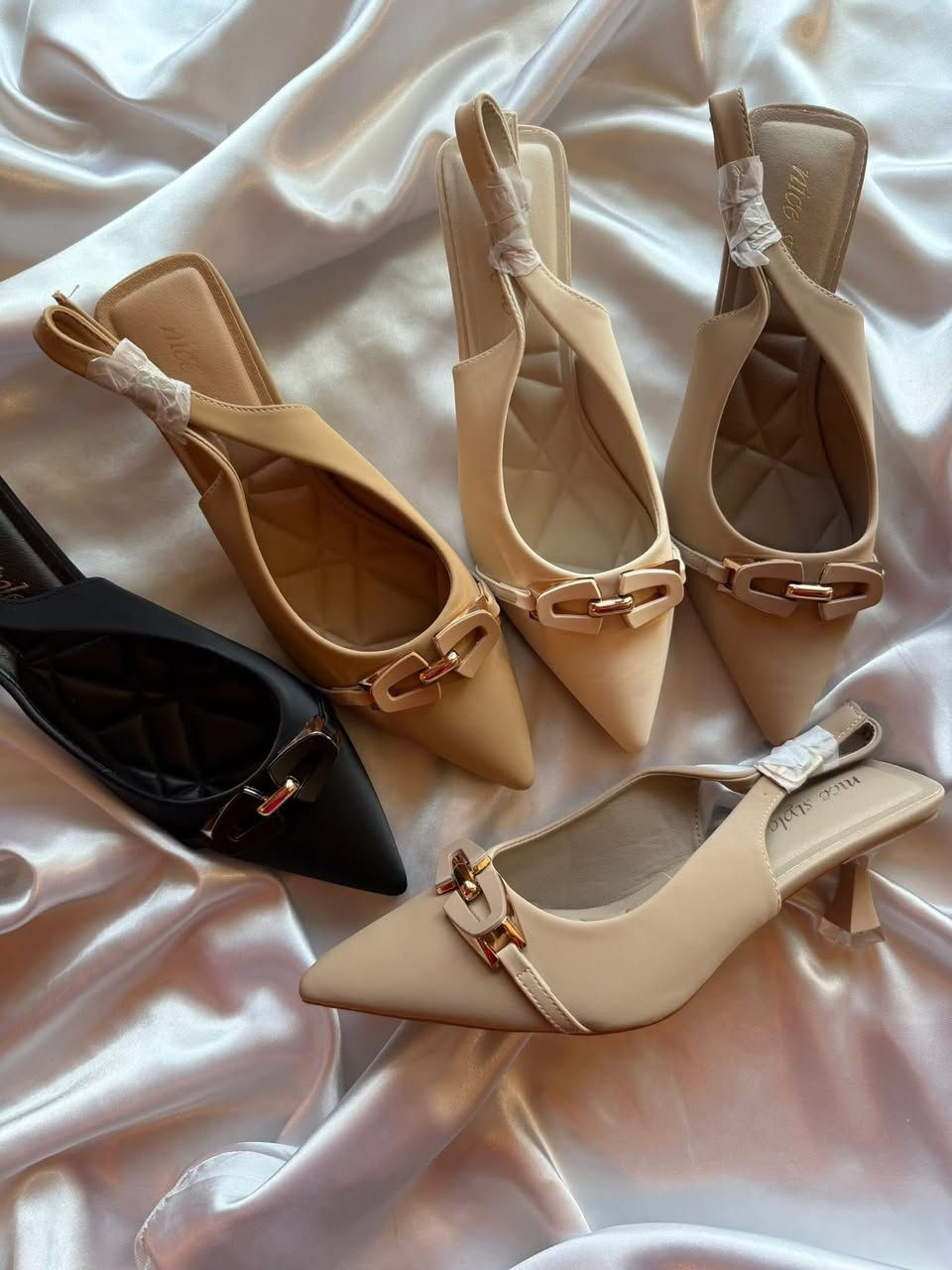 القياسات  من 37 إلى 41 🌹
خدمة توصيل متوفرة 🚚🚗


**إذا كنت صاحب هذا الإعلان وتريد حذفه لأي سبب، رجاءا أرسل رسالة إلى الدعم الفني**