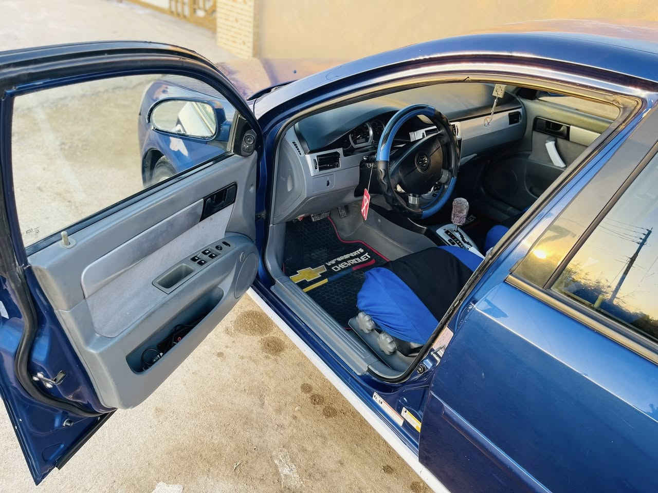 للبيع سياره اوبترا فورنزه مديل 2007سياره جاهزه من كلشي مكينه جديده كير قبل يومين شاده وبعده بل ضمان سياره بيها جاملغ السايق بي رشه صبغ سياره نضيفه بمعنى الكلمه احلا من الصوره مكان واسط رقم بغداد مشروع وطني باسمي رقم انكليزي 
هاتف ***********
