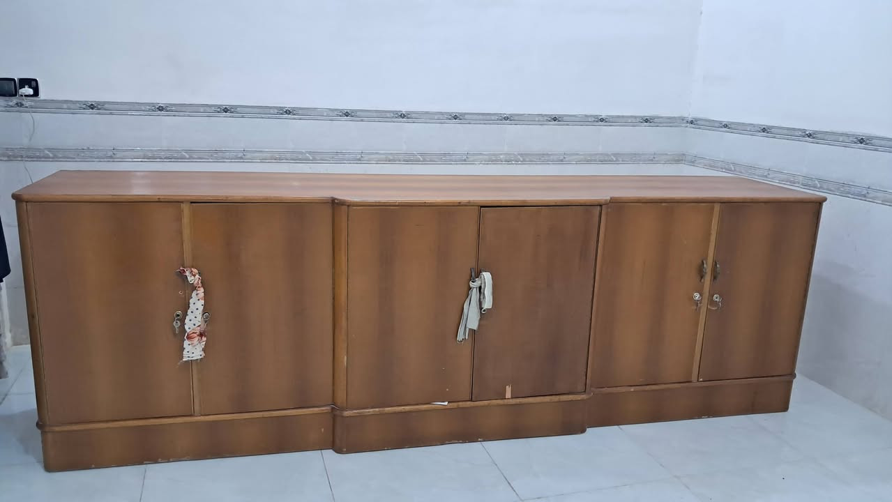 سلام عليكم بوفية تسكام للبيع الطول3امتار مكاني كربلاء السعر 300وبيه مجال للاستفسار ***********
