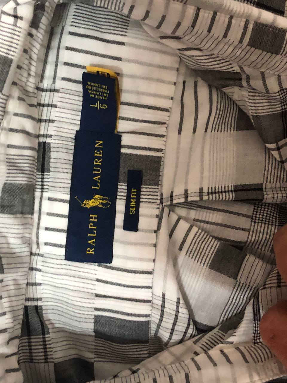 قميص ماركة Polo Ralph Lauren قياسات / M / S /  كلشي موضح بالصورة خامة روعه السعر مناسب


**إذا كنت صاحب هذا الإعلان وتريد حذفه لأي سبب، رجاءا أرسل رسالة إلى الدعم الفني**