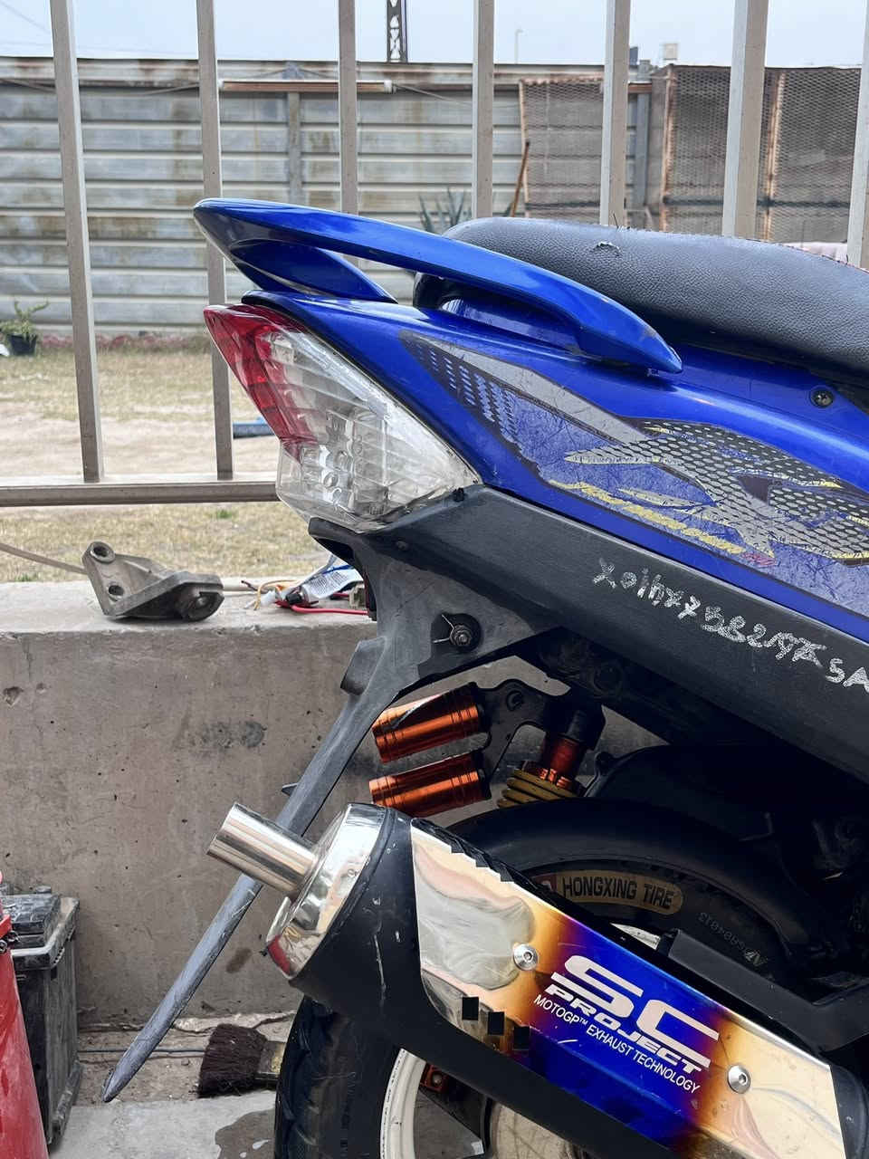 ماكس عدله مكينه خير من الله ناعمه لاتبخير ولا تنقيص صدر امامي جديد كهربائيات كلهن كاملات بيه ملاحضات بالكفر الامامي شلعه ومعدل خير من الله بيه نقوصات بسيطه ولله كلش يعني تذب شي بسيط عليه وترجع لوز عليه صالنصه sc  ويل كب صينيه مال فلنجه رياضيه نقصه فج 
 سعره 475 وبيه مجاال بسيط كلش مكاني بياع شقق حي صدام 
***********
