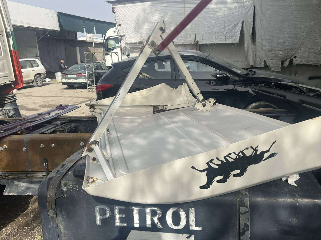 دشبول صقف اسكانيه بطه ١١٣مع معطرات جوانب ومعطر صقف 
لتواصل::::***********
