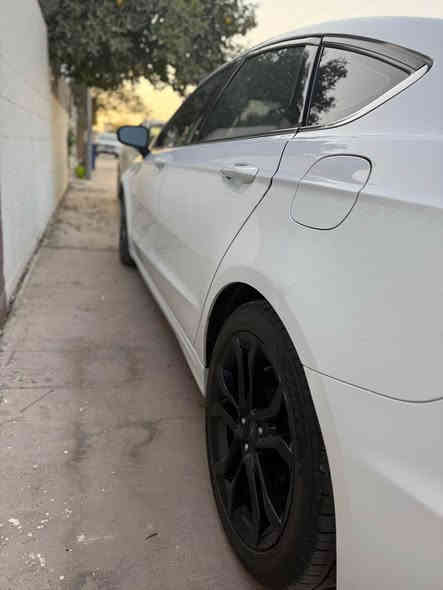 ***********
فورد فيوجن موديل 2019
محرك توربو 1.5 
بصمة 
شاشة كبيرة
شاشات داخل دشبول
حساسات خلفيه و كاميرا دوارة
داخل لونين جلد وكنتارة بلادي 
كشنات كهربائي 
تحكمات ستيرن 
رادار امامي و جانبي و نقطة عمياء
تحديد مسار و توقف ذاتي
كار بلي
اوتو استوب 
نظام سرعة كير سبورت بريك ئوتو 
لايت اوتو 
ليد نهاري و بلاجكتور
تحكم جامات من بعد
تبريد خلفي
گير و محرك و كهرباء كلها شرط 
الوسائد الهوائية للسيارة كلها سليمة
ماشي  83 الف ميل
تخم ويل black hop 
ضرر السيارة بس دعاميات وكم مكان بارد
السعر 143 وبيها مجال بسيط
*********** موصل
