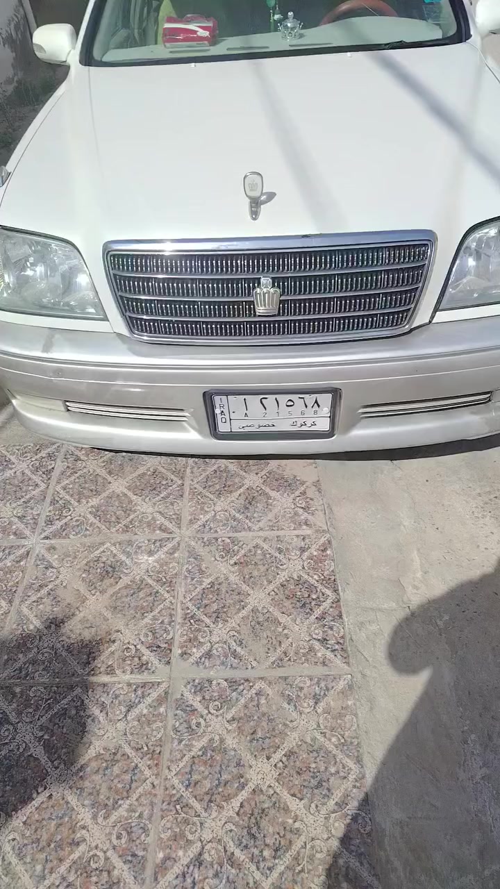 السلام عليكم ملكة دي فور كبير اربع دكم برده خلفيه كشنات اربع كهرباء كشنات جلد مدفوع كمرك وباقي بس على رقم ***********
