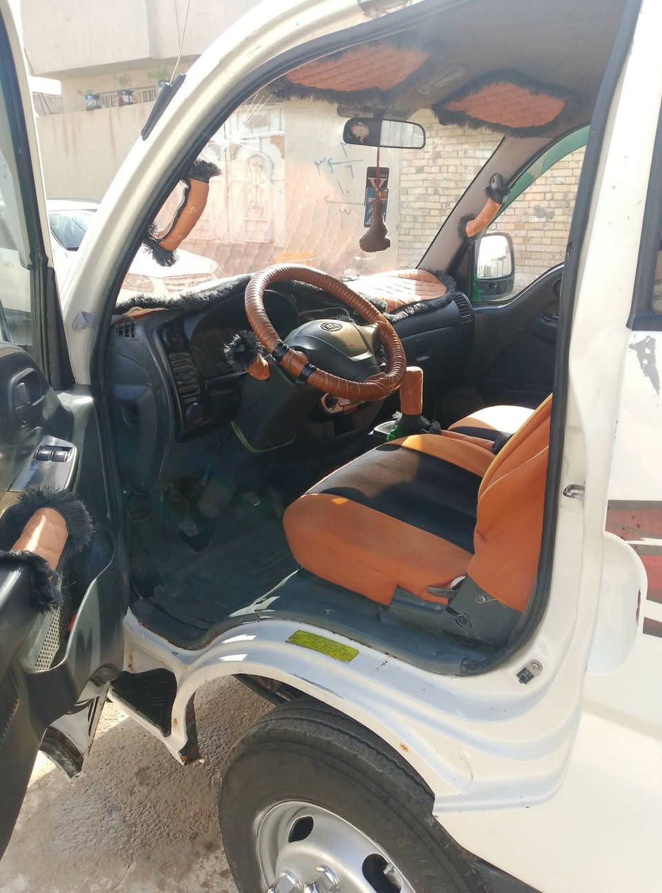 سلام عليكم كيه حمل للبيع موديل 2010 رقم سليمانية تخم تاير جديد محور ويل 14 ستد 27 السياره مكفوله كفاله عامه محجر تسكام مكينه وكير جدد دوشمه جديده شاصي رقم شاصي كله مكفول مكان السياره واسط السعر 83 وبيها مجال ***********
