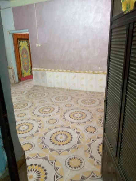 سلام عليكم
بيت للبيع طابو صرف 

مساحه ١٢٥م

وجه ٦وربع ونزال ٢٠م 

مكانه حي السيده زينب قريب للكليه البيطريه 

بناء طابوك عكاده يحتاج ترميم 

يتكون من 
👇
ديوانيه مطبخ صاله غرفتين وصحيات ومنور وطارمه جبيره 

السعر [٩٠]وقابل للتفاوض 

لاستفسار مراسلة الحساب أو الاتصال على الرقم 

***********
