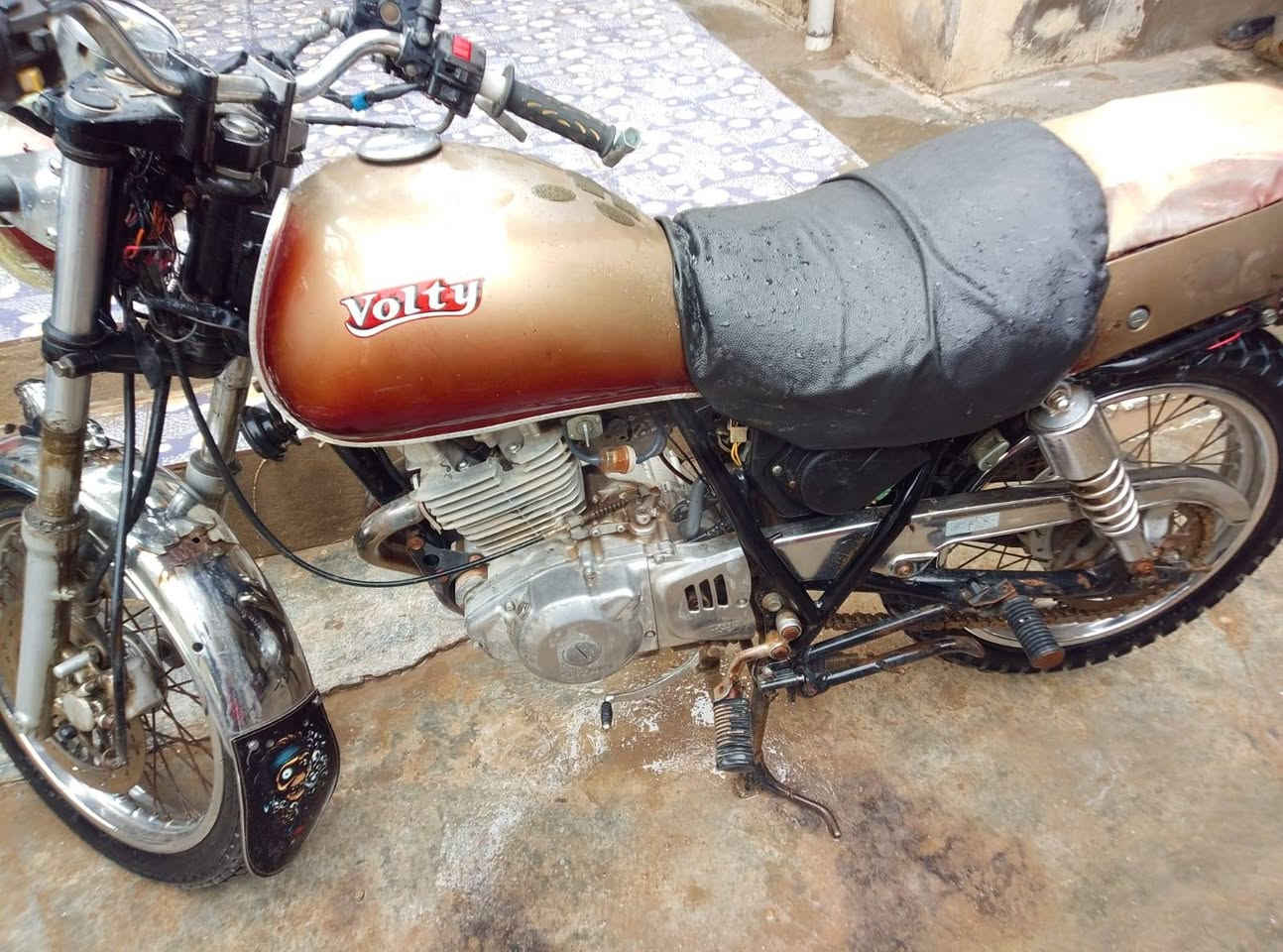 دراجه فولتي ياباني نضيفه خير من الله نكره سلف السعر ٥٠٠ اوبيه مجال *********** مكاني بعقوبة جرف الملح
