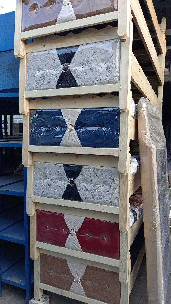 متوفر ميز مكتب مستخدم ثلاث قياسات قياس الاول 160 قياس الثاني 140 قياس الثالث 120 تركي ثقيل +جرابي نفر جديد بالوانها سعر الجربايه 70 عنواننا بغداد مدينه الصدر قطاع 24 قرب مجمع الصادق اتصال ***********
